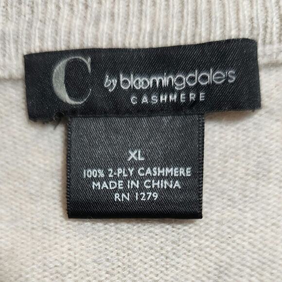 C by Bloomingdales $229 Medium 100% Cashmere Light Gray Beige V-Neck Sweater - Picture 12 of 14